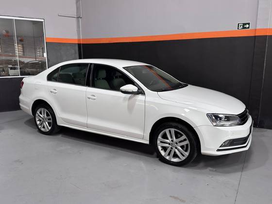 VOLKSWAGEN JETTA 2.0 TSI HIGHLINE 211CV GASOLINA 4P TIPTRONIC